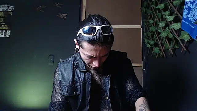 Snapshot of Dicaprioo_ chatting on 11.05.25 Dicaprioo online show from 11.05.25