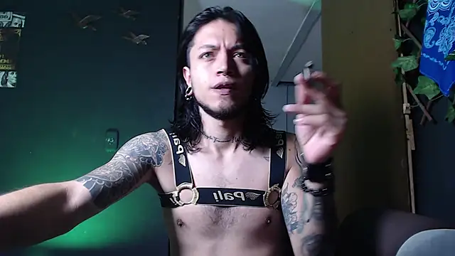 Snapshot of Dicaprioo_ chatting on 11.07.25 Dicaprioo online show from 11.07.25