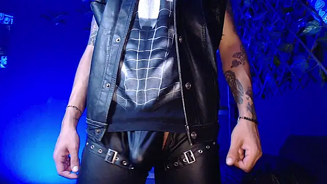 Snapshot of Dicaprioo_ chatting on 11.13.25 Dicaprioo online show from 11.13.25