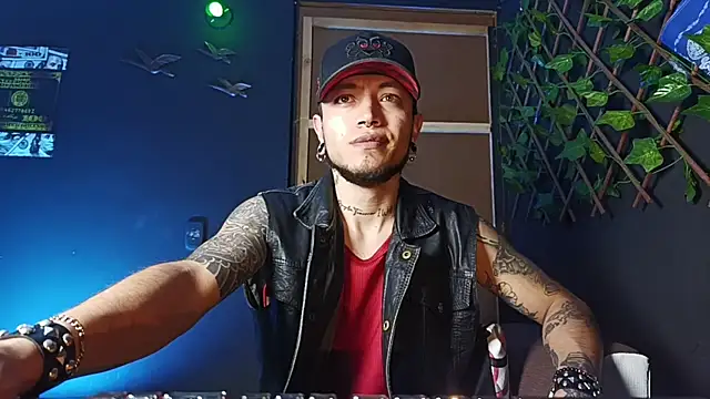 Snapshot of Dicaprioo_ chatting on 11.15.25 Dicaprioo online show from 11.15.25