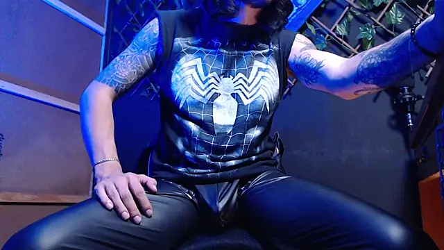 Snapshot of Dicaprioo_ chatting on 11.23.25 Dicaprioo online show from 11.23.25