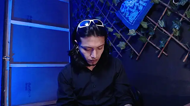 Snapshot of Dicaprioo_ chatting on 11.27.25 Dicaprioo online show from 11.27.25