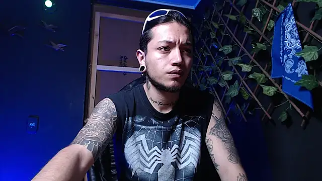 Snapshot of Dicaprioo_ chatting on 12.17.25 Dicaprioo online show from 12.17.25