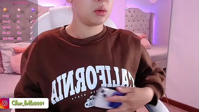 Charlotte Jones   online show from 02.02.25