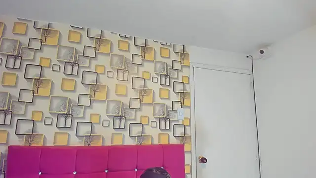 Snapshot of LITLESTAR chatting on 10.30.25 LITLESTAR online show from 10.30.25