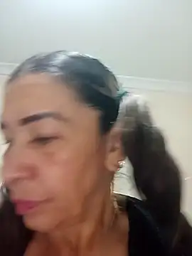 Snapshot of LITLESTAR chatting on 11.24.25 LITLESTAR online show from 11.24.25