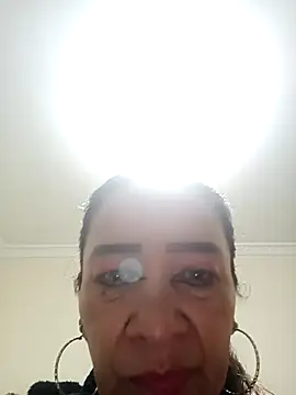 Snapshot of LITLESTAR chatting on 12.04.25 LITLESTAR online show from 12.04.25