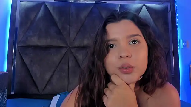 Elsalombardi  online show from 02.14.25