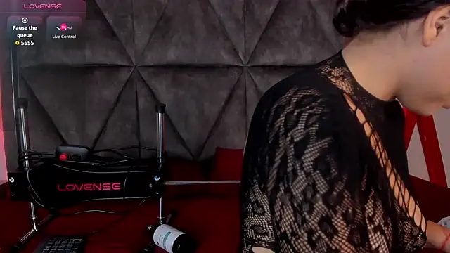 Elsalombardi  online show from 10.28.25