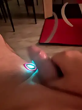 Szeltolo001 online show from 01.13.26