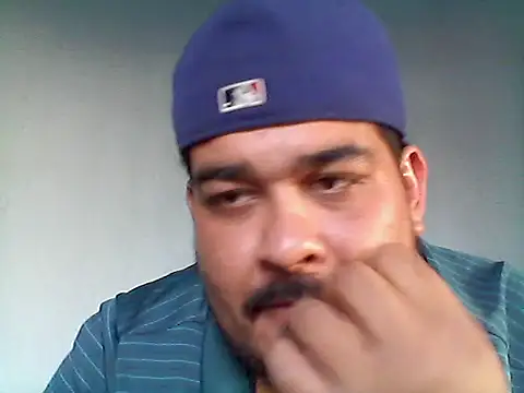 Snapshot of GILBERTHOR92 chatting on 11.02.25 GILBERTHOR92 online show from 11.02.25