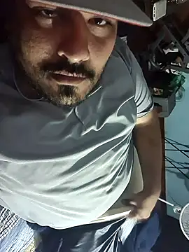 Snapshot of GILBERTHOR92 chatting on 11.15.25 GILBERTHOR92 online show from 11.15.25