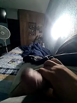 Snapshot of GILBERTHOR92 chatting on 11.25.25 GILBERTHOR92 online show from 11.25.25