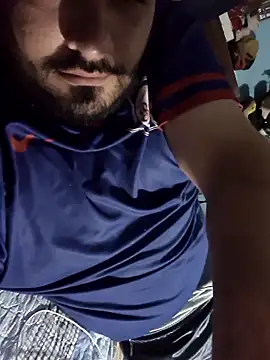 Snapshot of GILBERTHOR92 chatting on 11.27.25 GILBERTHOR92 online show from 11.27.25