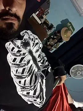 Snapshot of GILBERTHOR92 chatting on 12.18.25 GILBERTHOR92 online show from 12.18.25