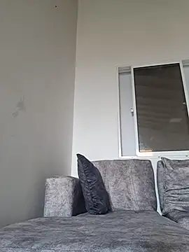 Snapshot of AllyTell chatting on 11.01.25 AllyTell online show from 11.01.25