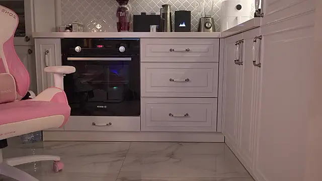 Snapshot of Golden_Aline chatting on 12.07.24 Golden Aline online show from 12.07.24