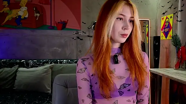 Snapshot of izi-fox chatting on 01.30.25 izi-fox online show from 01.30.25