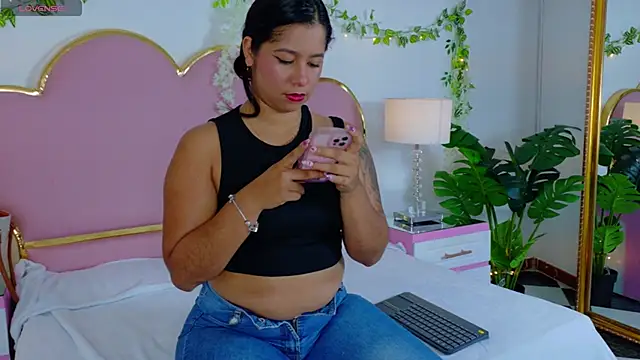 EmmaCrush online show from 10.21.25