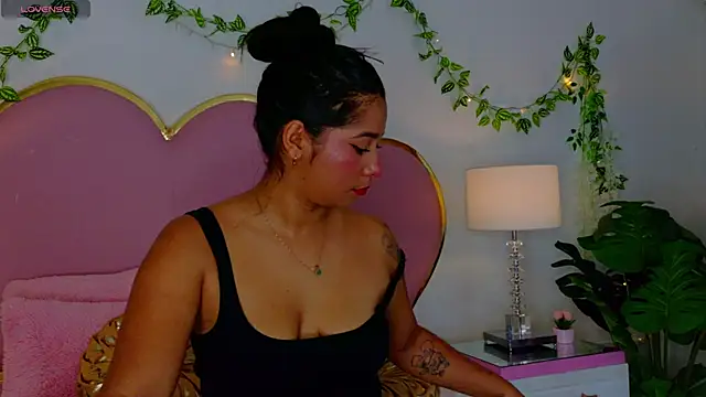 EmmaCrush online show from 11.13.25