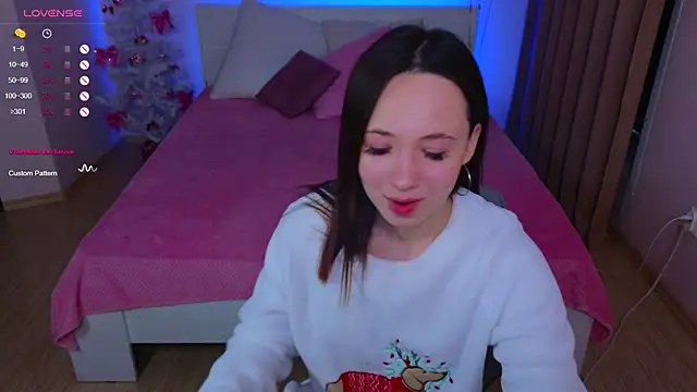 Snapshot of Hayle_Hill chatting on 12.30.24 Hayle Hill online show from 12.30.24