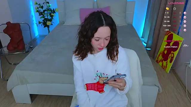 Snapshot of Hayle_Hill chatting on 01.23.25 Hayle Hill online show from 01.23.25