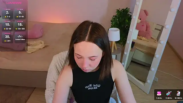 Snapshot of Hayle_Hill chatting on 03.16.25 Hayle Hill online show from 03.16.25