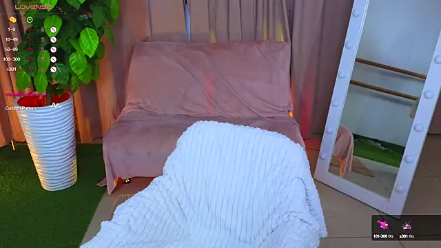 Snapshot of Hayle_Hill chatting on 03.18.25 Hayle Hill online show from 03.18.25