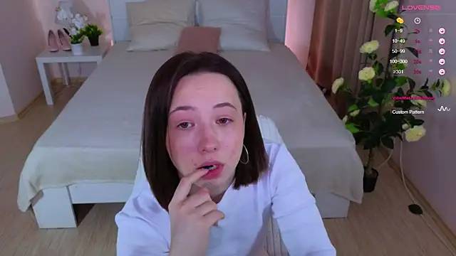 Snapshot of Hayle_Hill chatting on 03.19.25 Hayle Hill online show from 03.19.25