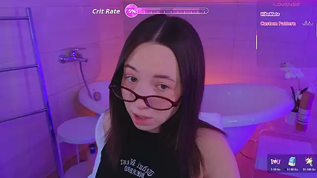 Snapshot of Hayle_Hill chatting on 11.27.25 Hayle Hill online show from 11.27.25