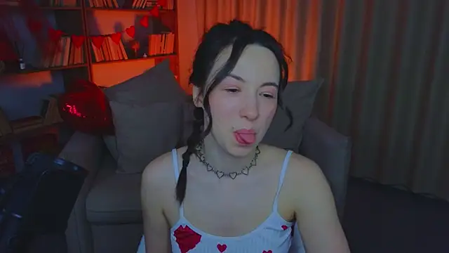 Hayle Hill online show from 02.15.26