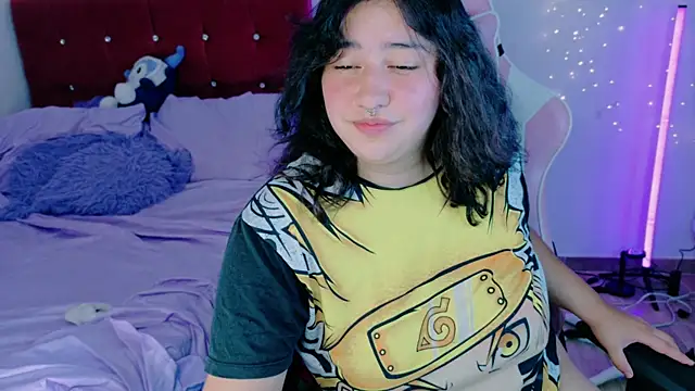 Snapshot of scarlett_queen56 chatting on 09.21.25 scarlett queen56 online show from 09.21.25