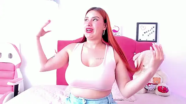 Snapshot of LucianaTomson chatting on 01.23.25 LucianaTomson online show from 01.23.25