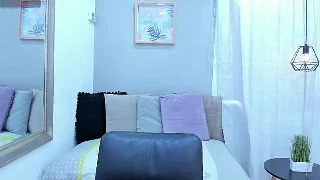  alaiasmile  online show from 10.16.25