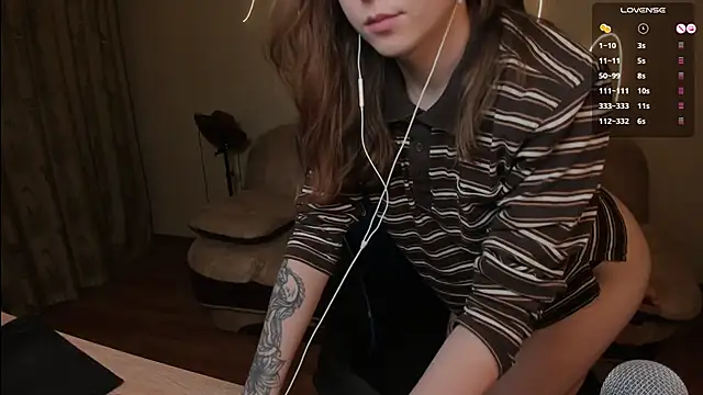 Snapshot of Kami_kam chatting on 03.10.25 Kami kam online show from 03.10.25