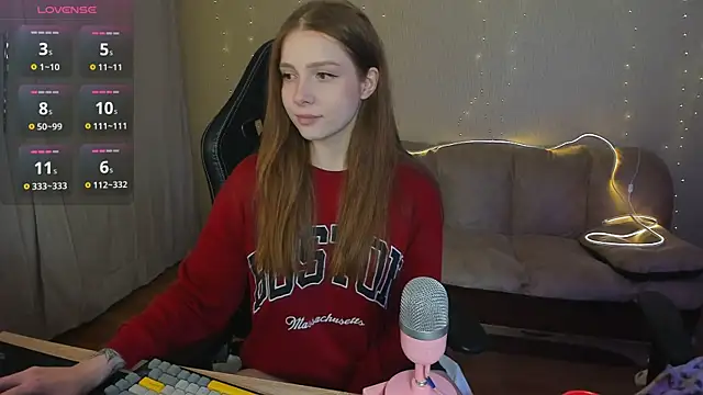 Snapshot of Kami_kam chatting on 10.06.25 Kami kam online show from 10.06.25