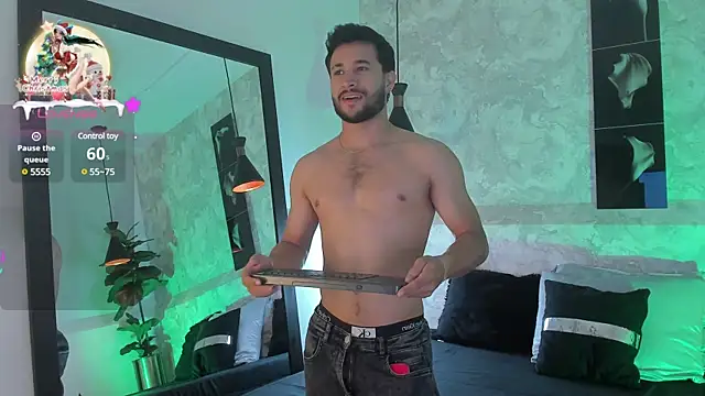 Snapshot of Valentinoford chatting on 12.27.24 Valentinoford online show from 12.27.24