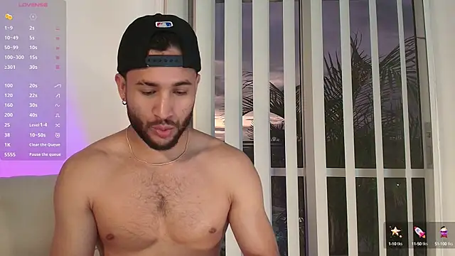 Snapshot of Valentinoford chatting on 02.12.25 Valentinoford online show from 02.12.25