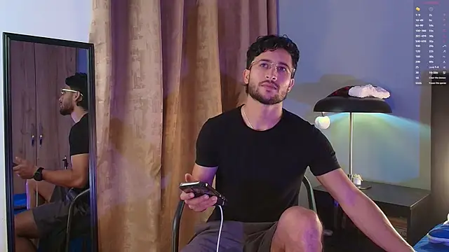 Snapshot of Valentinoford chatting on 12.22.25 Valentinoford online show from 12.22.25