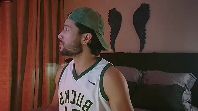 Snapshot of Valentinoford chatting on 02.06.26 Valentinoford online show from 02.06.26