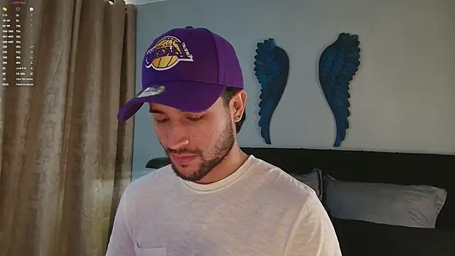 Snapshot of Valentinoford chatting on 02.25.26 Valentinoford online show from 02.25.26