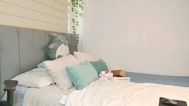 Snapshot of _thaeltaylor chatting on 10.10.25 thaeltaylor online show from 10.10.25