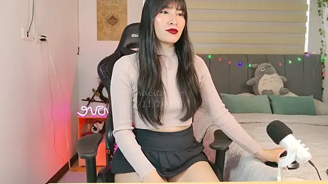 Snapshot of _thaeltaylor chatting on 11.05.25 thaeltaylor online show from 11.05.25