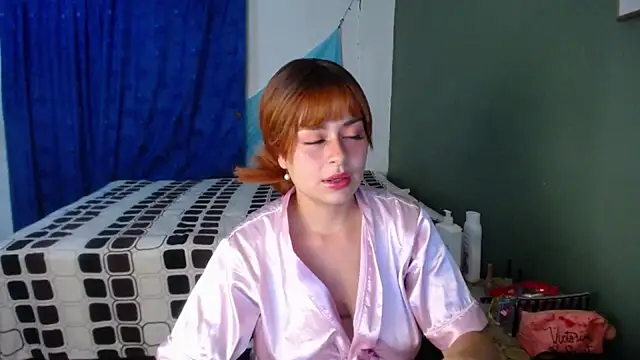 Snapshot of kitty_d chatting on 12.13.24 kitty d online show from 12.13.24