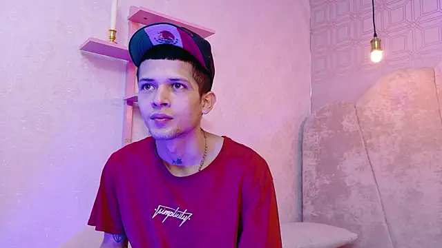 kendalltaylorr online show from 12.05.25