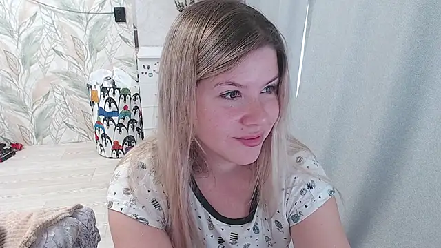 Snapshot of MelissaXKinky chatting on 09.23.25 MelissaXKinky online show from 09.23.25