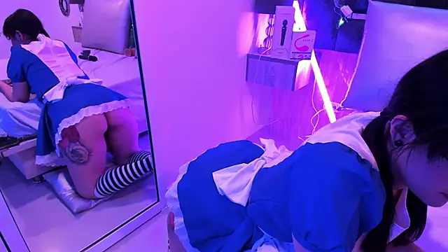 Charlotte Myers online show from 02.05.25