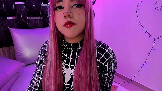 Charlotte Myers online show from 03.18.25