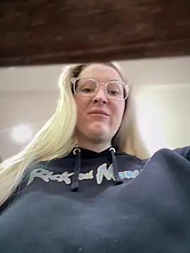 Teya moon  online show from 01.10.25