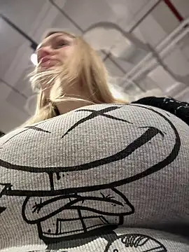 Teya moon  online show from 02.23.25